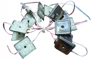 CỤM 4 BÓNG ĐẾ SẮT HHX-B3535 NGOÀI TRỜI